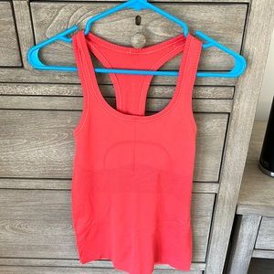 Lululemon tank top